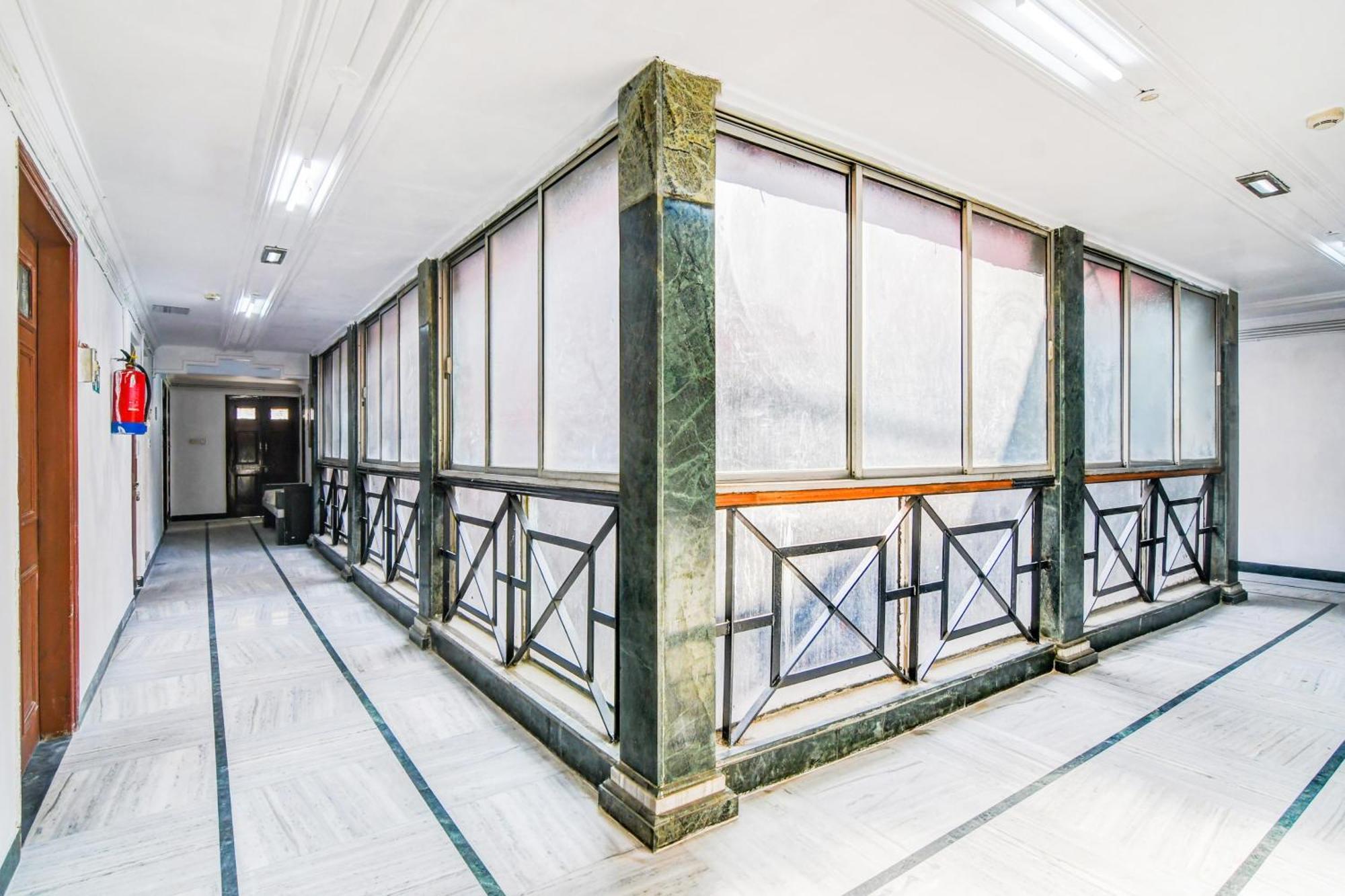 Super Hotel O Lenin Sarani Kolkata Bagian luar foto